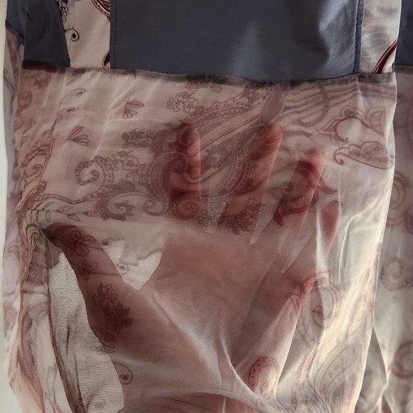 Blue and Pink Paisley Workout Set - Picture 3 of 10